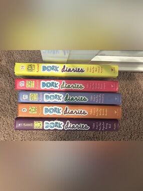Dork Diaries Book Set - 5 book